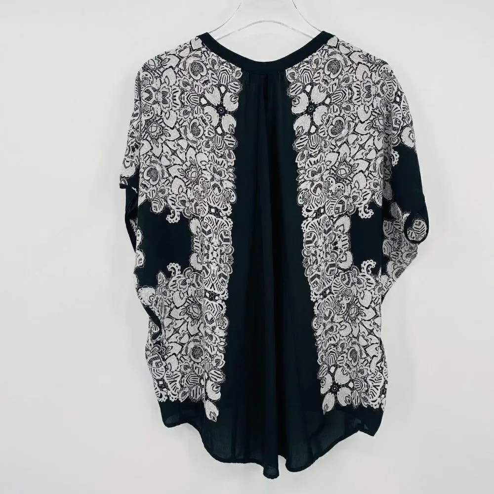 Carmen Marc Valvo Size Medium Black & White Printed V Neck Kimono Style Blouse - Picture 9 of 9